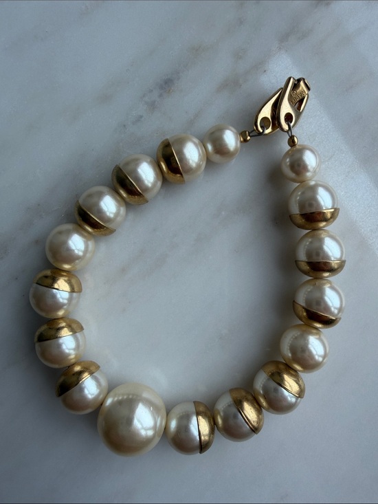 Vintage Jewelry - Vintage Napier Pearl and Gold Beaded Bracelet Elegant Classic